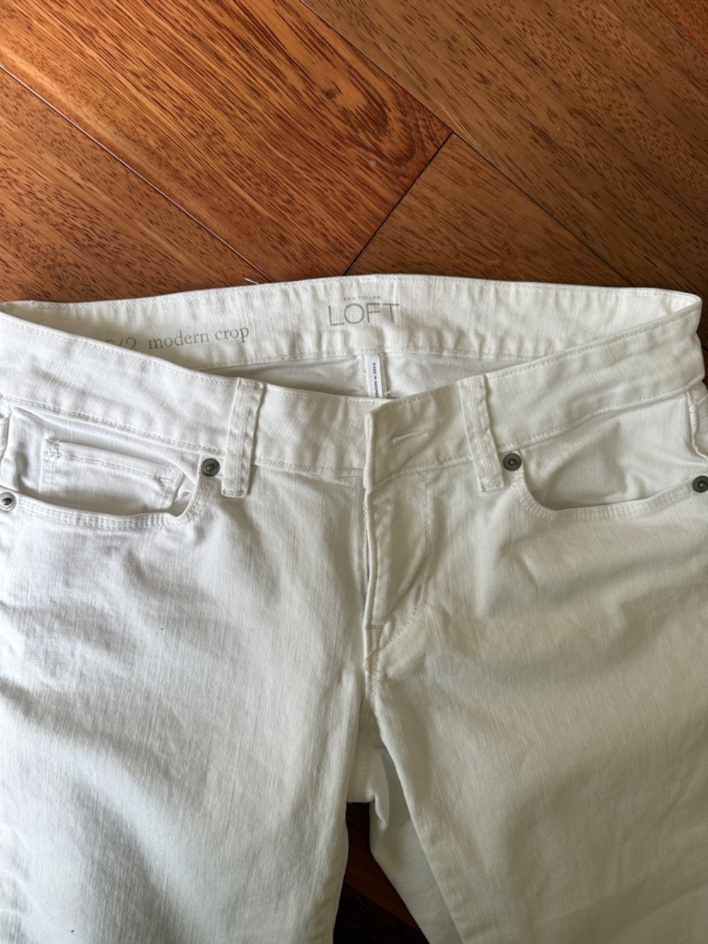 LOFT White Modern Crop Denim Pants 26/2